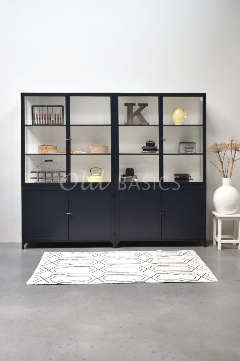 Detail van Apothekerskast Demi, 4 deuren, RAL7021, grijs, zwart, materiaal staal